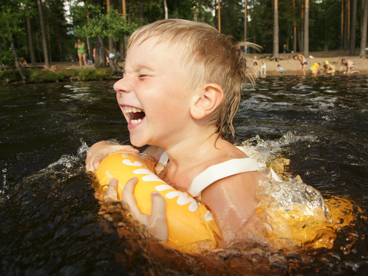 Лайфхаки для родителей: как помочь ребенку избавиться от страха воды