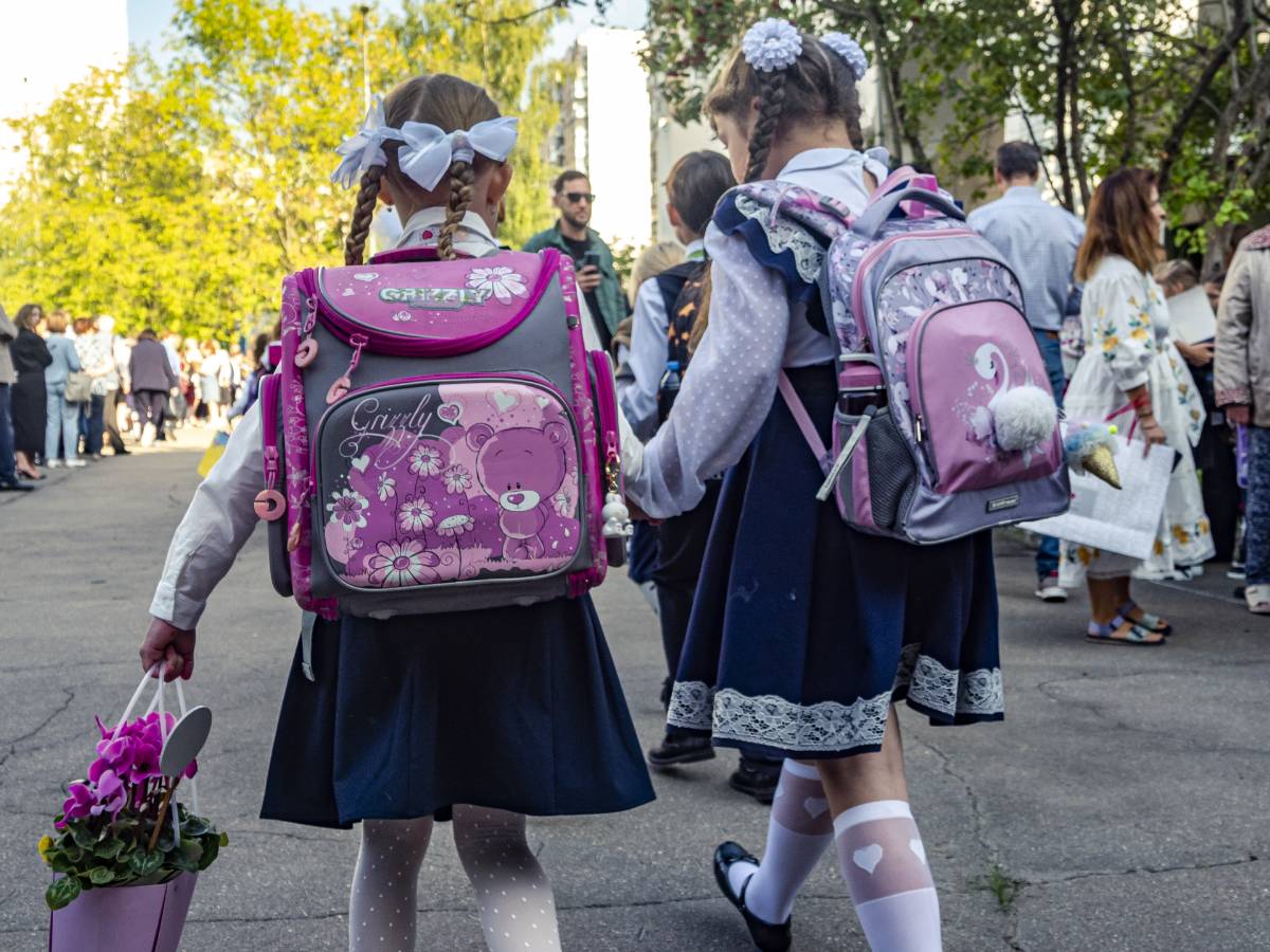В России выросли цены на школьные принадлежности: эксперты назвали причину