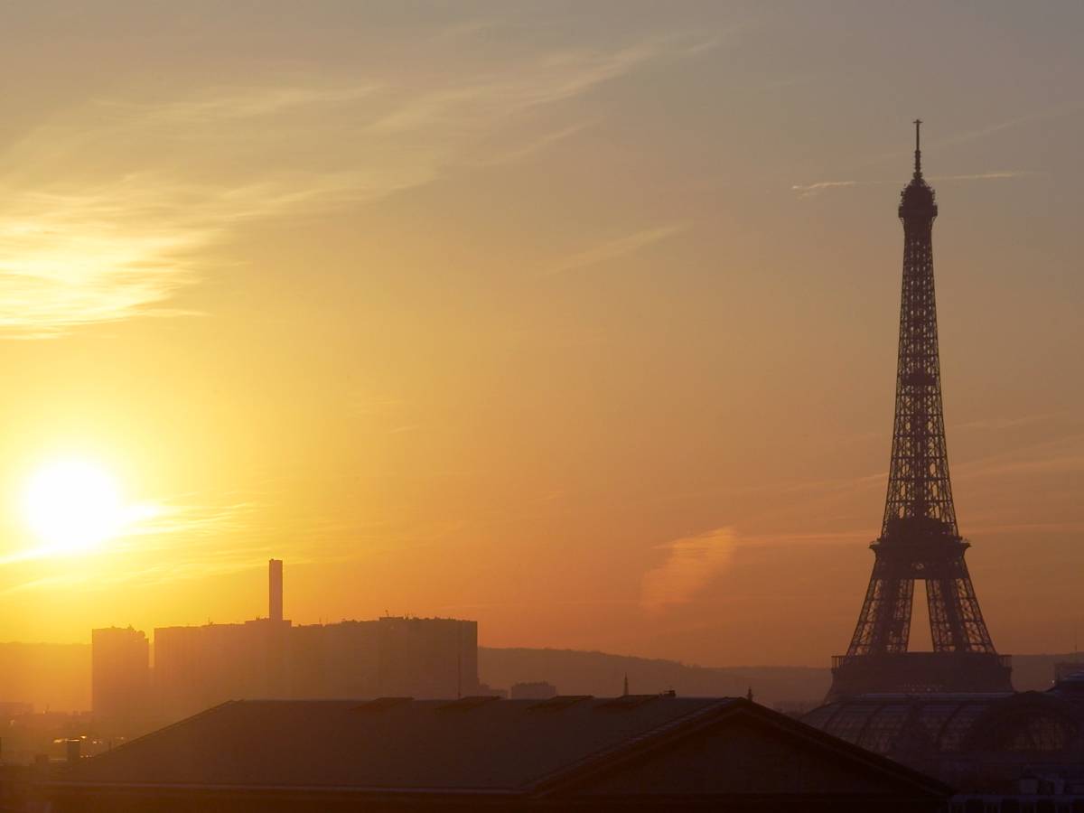 Париж утопает в клопах: эксперты озвучили риск новой эпидемии
