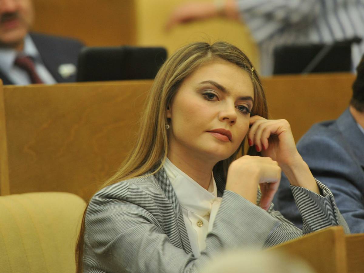 Фотографии Кабаевой вызвали споры в Сети: поклонников возмутила одна деталь